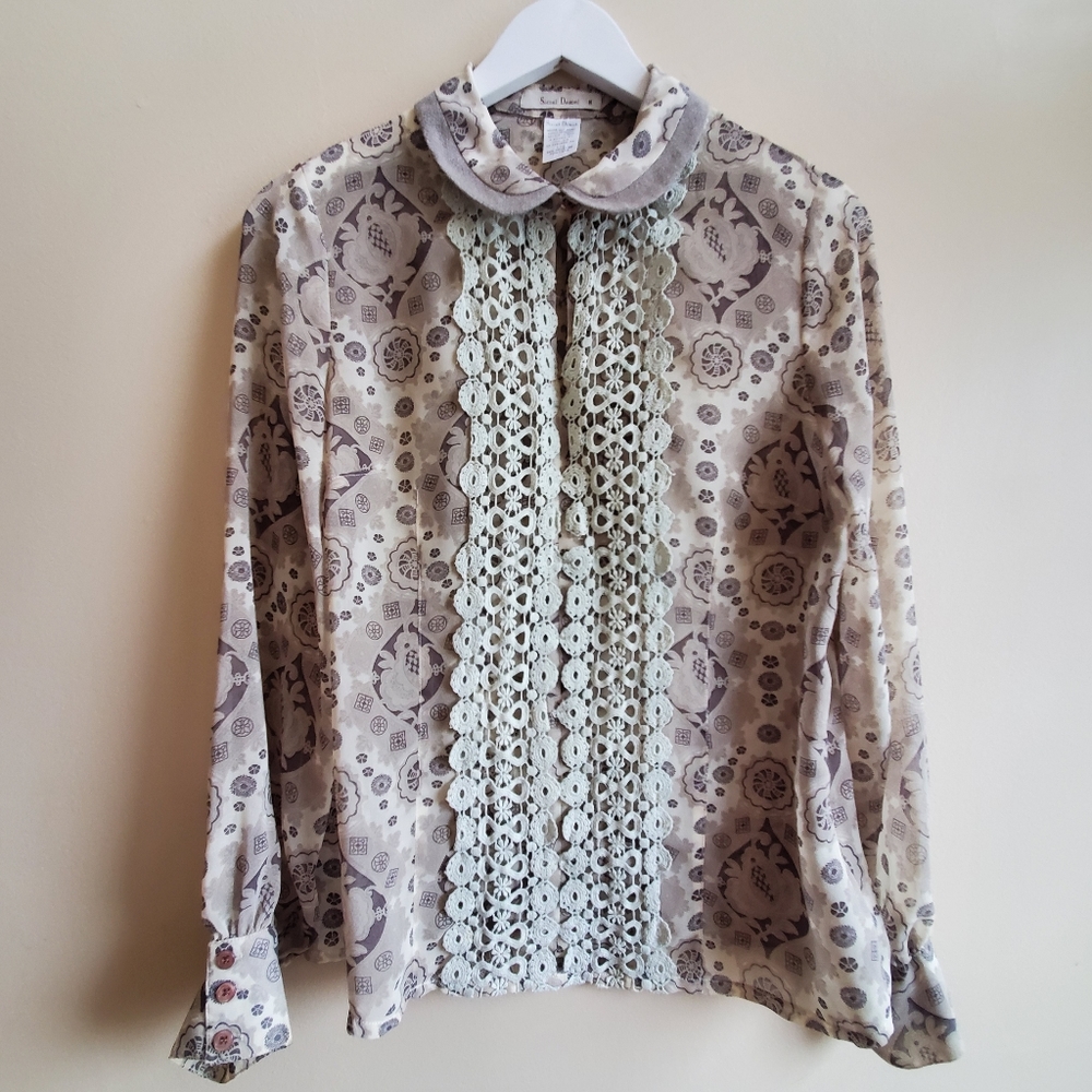 Vintage Sigal Dekel shirt with lace and woven contrast collar hem, Medium